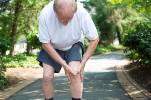 Gonalgia: il dolore al ginocchio può essere il primo sintomo dell'artrosi in fase iniziale